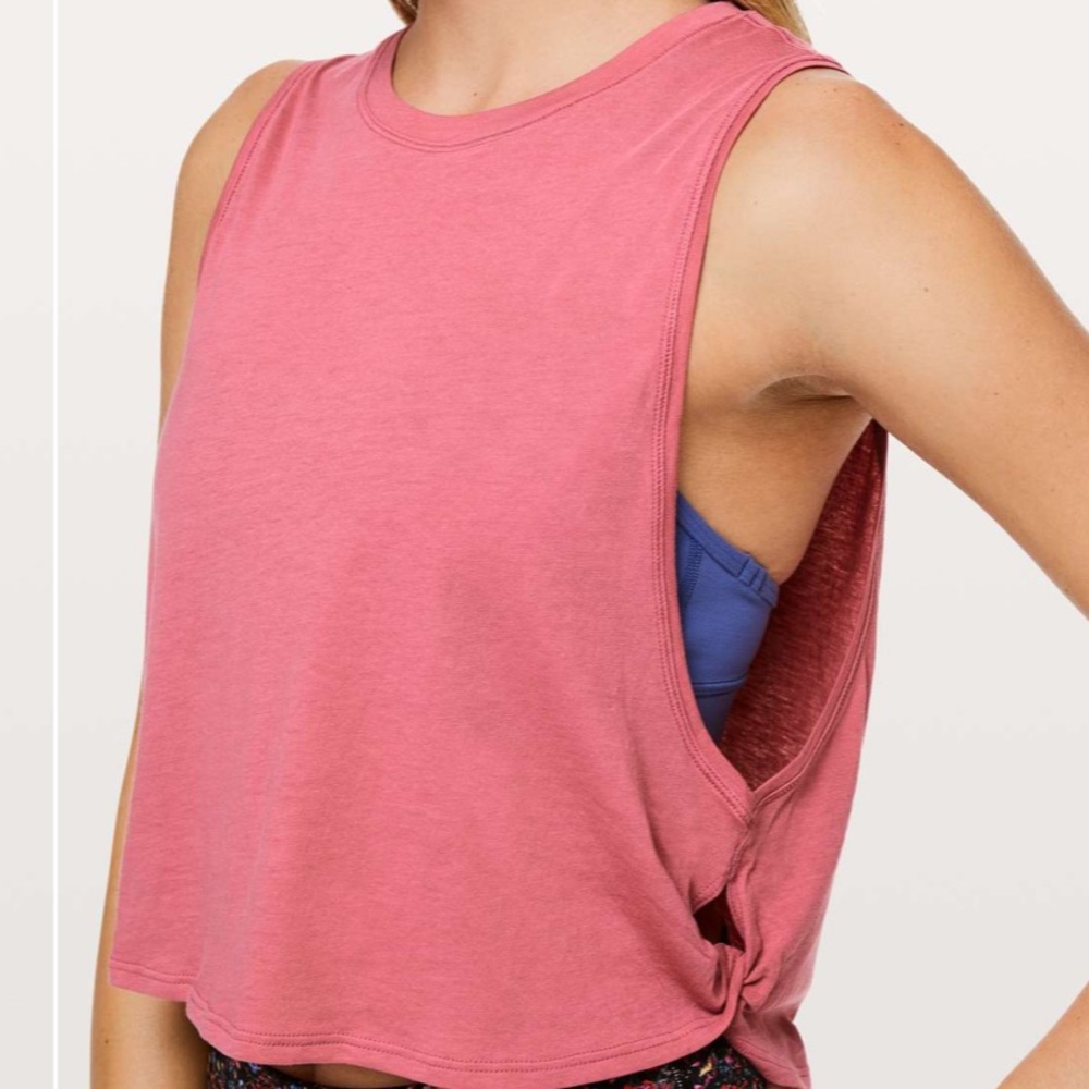 Lululemon Turn & Twist Tank *Light
Cherry Dust